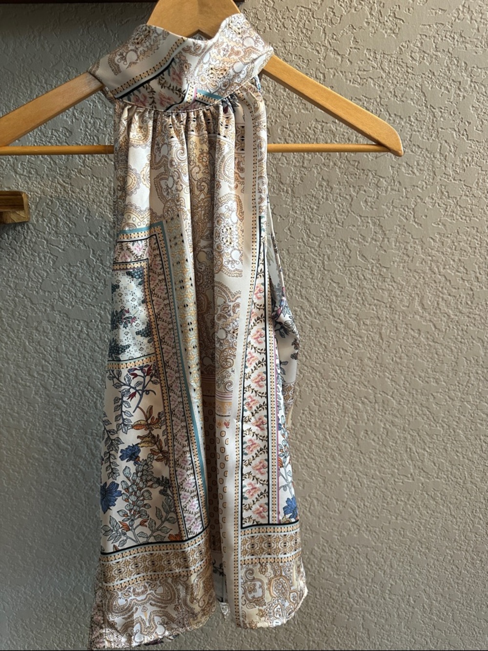 Rachel Zoe Sleeveless Halter
Neck Tie Back Patchwork Top
Women's Size M - Picture 7 of 8